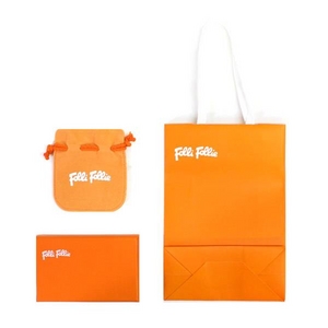 FOLLIFOLLIE�p���F�l�b�N���X���{��