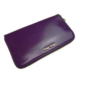 �~���E�~���E���z